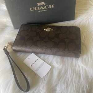 Coach Wallet in Signature